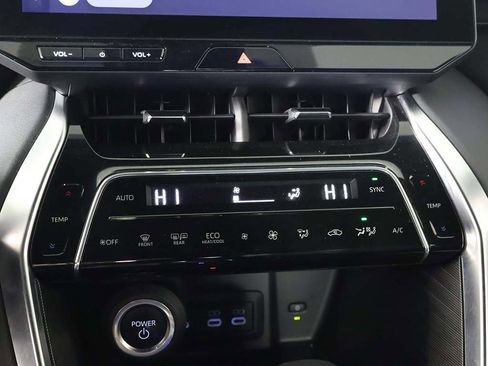 Used 2023 Toyota Venza Nightshade image 41