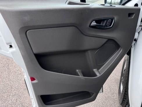 Used 2023 Ford Transit 150 Medium Roof image 9