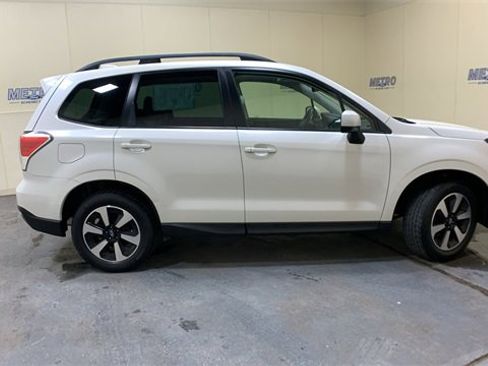 Used 2018 Subaru Forester 2.5i Premium w/ All-Weather Package image 2