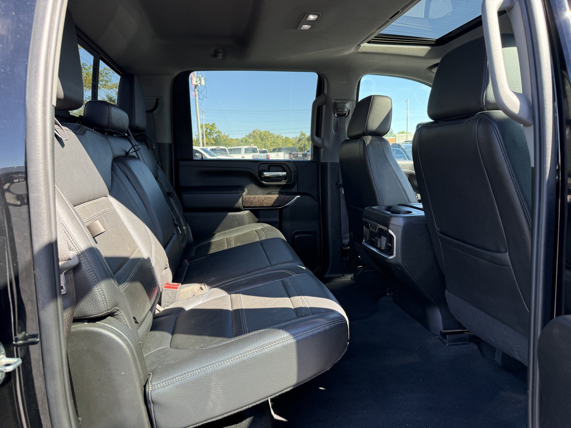 Used 2023 GMC Sierra 3500 Denali w/ Denali Ultimate Package AWD/4WD image 28