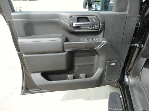 Used 2020 Chevrolet Silverado 2500 LTZ image 3