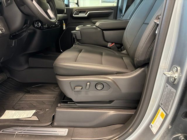 New 2026 GMC Sierra 3500 SLT AWD/4WD image 19