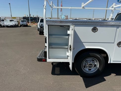 New 2026 Ford F250 XL w/ XL Chrome Package RWD image 9