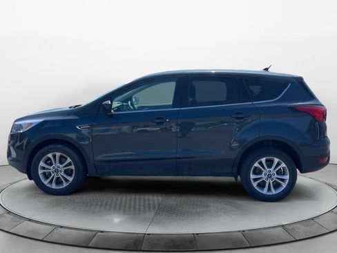 Used 2019 Ford Escape SE image 2