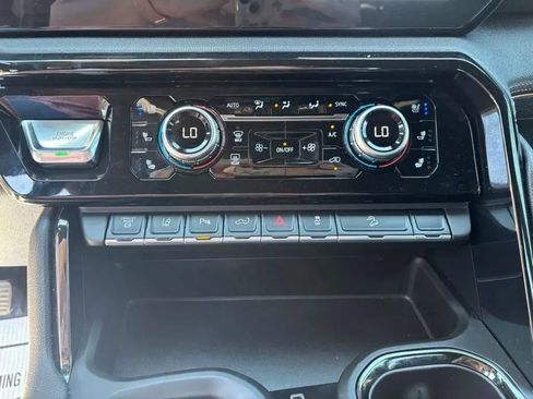 Used 2025 GMC Sierra 2500 AT4 w/ AT4 Premium Plus Package AWD/4WD image 18