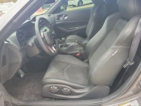 Used 2024 Nissan Z Performance w/ Floor Mat Package image 16