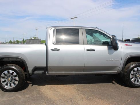 New 2026 Chevrolet Silverado 2500 Custom w/ Custom Value Package AWD/4WD image 12