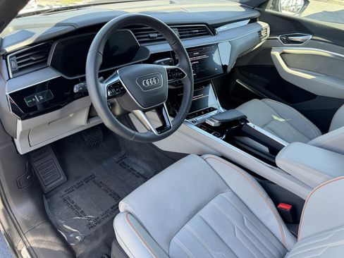 Used 2024 Audi Q8 e-tron Prestige w/ Prestige Package image 16