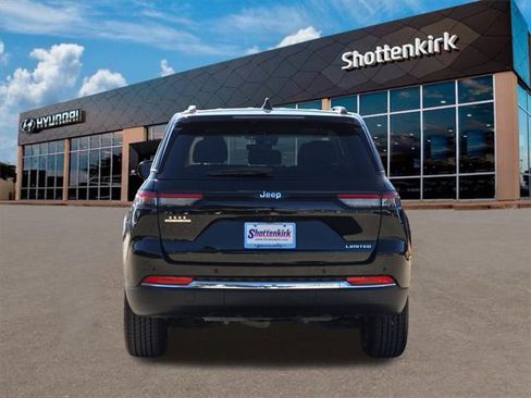 Used 2023 Jeep Grand Cherokee Limited image 7