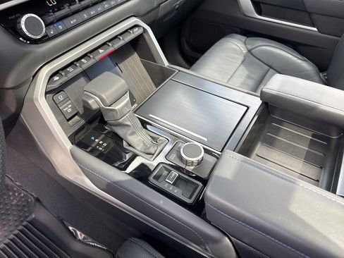 Used 2025 Toyota Tundra Platinum AWD/4WD image 19