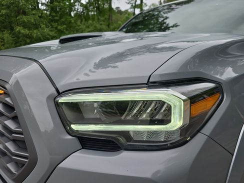 Used 2021 Toyota Tacoma TRD Sport w/ Technology Package AWD/4WD image 30