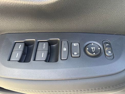 New 2026 Honda HR-V LX image 13