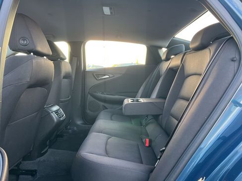 Used 2025 Chevrolet Malibu LT image 24