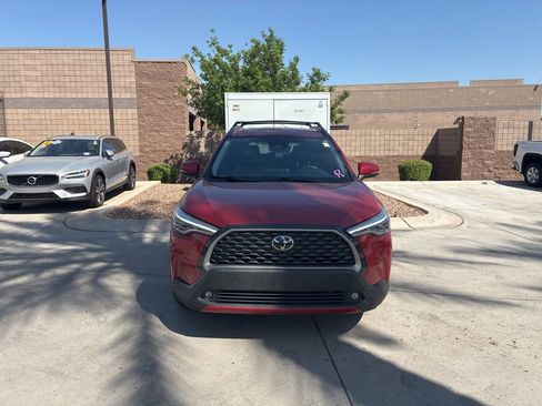 Used 2023 Toyota Corolla Cross XLE w/ Convenience Package image 4