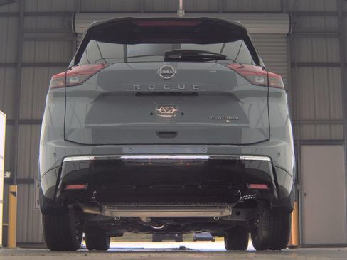 Used 2024 Nissan Rogue Platinum w/ Platinum Premium Package FWD image 6