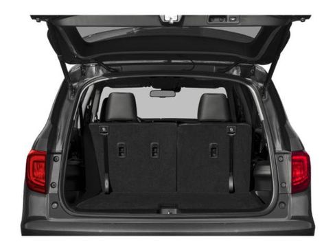 Used 2018 Honda Pilot Touring image 11