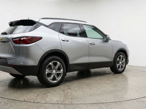 Used 2025 Chevrolet Blazer LT FWD image 9