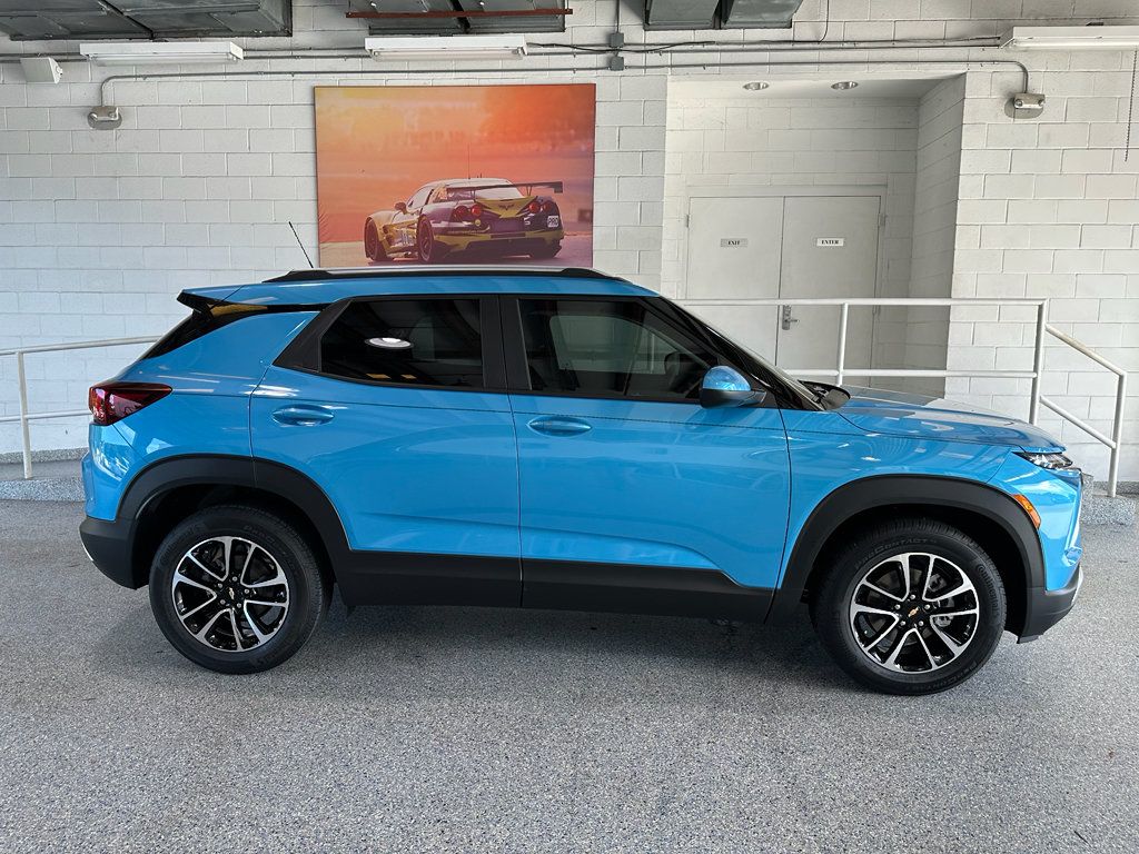 New 2026 Chevrolet TrailBlazer LT FWD image 2