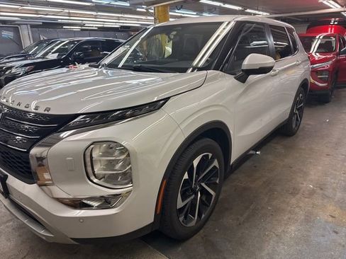 Used 2022 Mitsubishi Outlander SE image 5