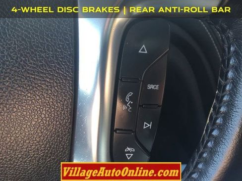 Used 2017 Chevrolet Traverse LT w/ Style and Technology Package image 16