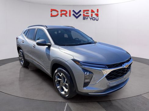 New 2026 Chevrolet Trax LT w/ Driver Confidence Package image 7