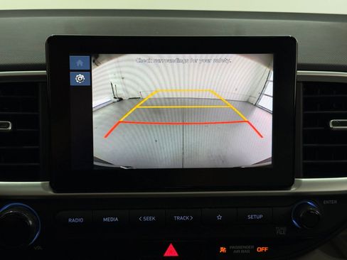 Used 2023 Hyundai Venue SEL FWD image 16