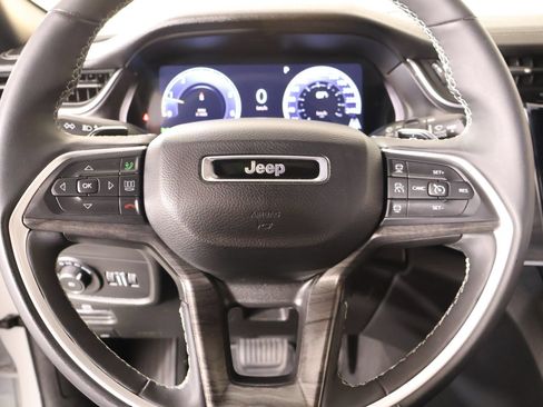 Used 2025 Jeep Grand Cherokee L Limited AWD/4WD image 3