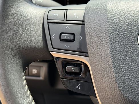 Used 2025 Toyota Camry SE FWD image 24