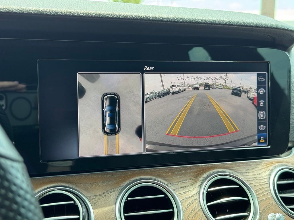 Used 2018 Mercedes-Benz E 400 4MATIC Sedan image 35