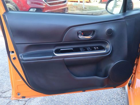 Used 2018 Toyota Prius C Two image 7