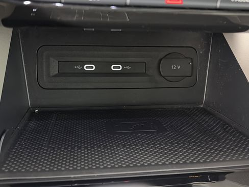 Used 2023 Volkswagen Atlas SEL Premium image 29