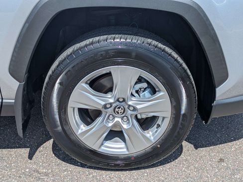 Used 2025 Toyota RAV4 XLE FWD image 10