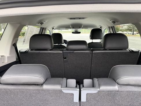 Used 2024 Volkswagen Tiguan Wolfsburg Edition image 48