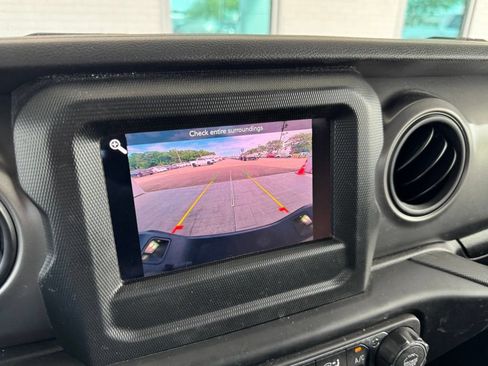 Used 2022 Jeep Gladiator Sport AWD/4WD image 33