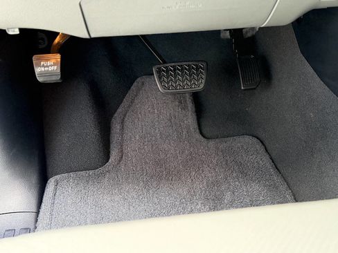 Used 2012 Toyota Tundra Limited w/ Platinum Pkg image 93