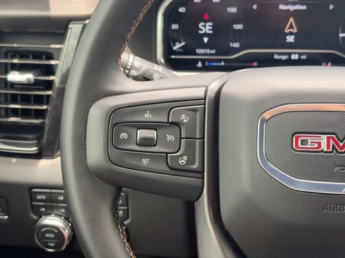 Used 2025 GMC Sierra 2500 AT4 w/ AT4 Premium Plus Package AWD/4WD image 12