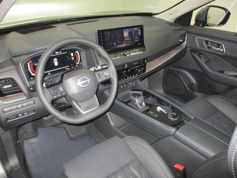 New 2026 Nissan Rogue Platinum w/ Platinum Premium Package image 16