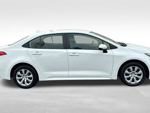 Used 2024 Toyota Corolla LE image 28