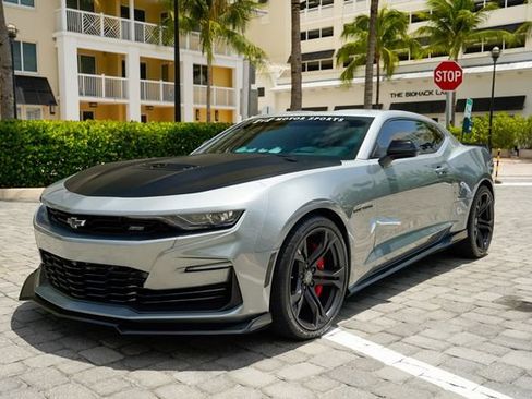 Used 2023 Chevrolet Camaro SS RWD image 9