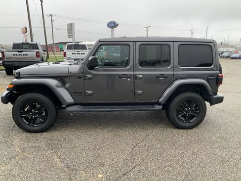 Used 2020 Jeep Wrangler Unlimited Sahara image 8