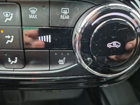 Used 2025 Chevrolet Trax RS w/ Driver Confidence Package image 23