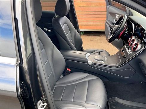 Used 2021 Mercedes-Benz GLC 300 image 7