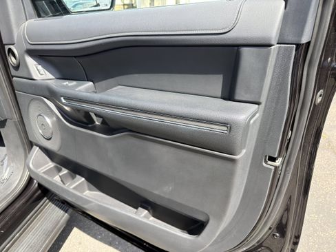 Used 2024 Ford Expedition XLT AWD/4WD image 11