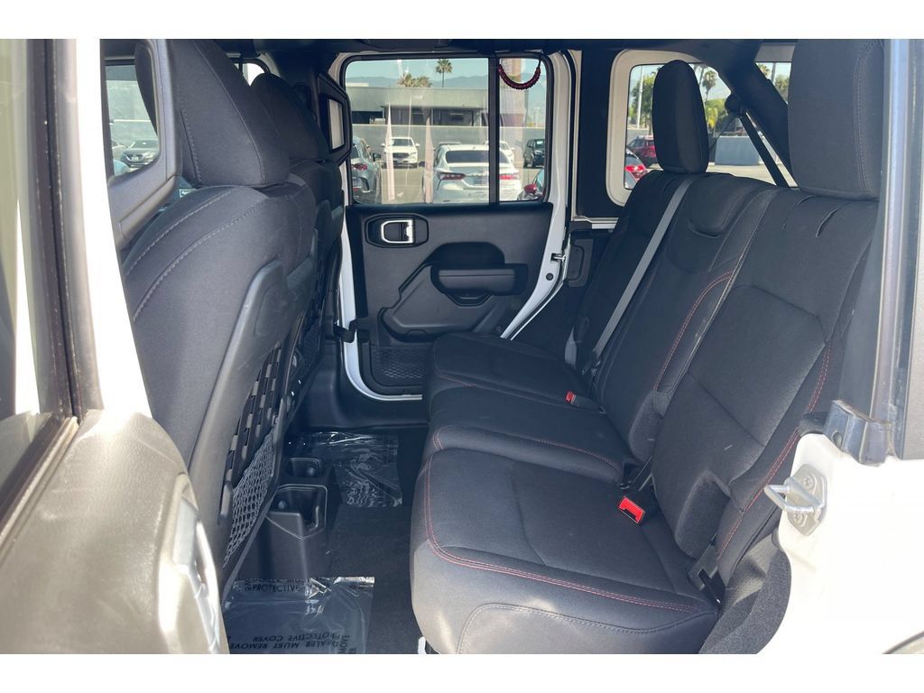 Used 2022 Jeep Wrangler Unlimited Rubicon AWD/4WD image 14