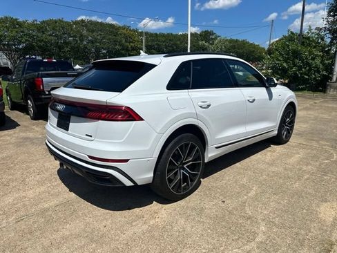 Used 2019 Audi Q8 Premium Plus AWD/4WD image 5
