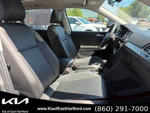Used 2020 Volkswagen Tiguan SE FWD image 11
