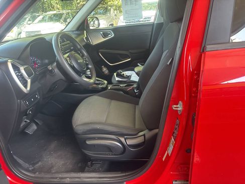 Used 2022 Kia Soul LX FWD image 9