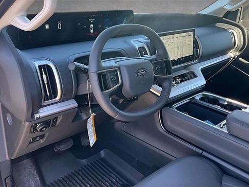 New 2026 Ford Expedition Active image 6