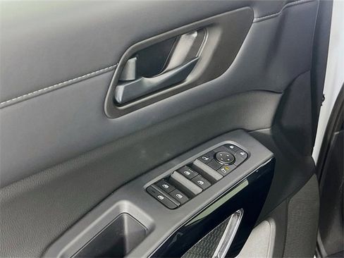 New 2025 Nissan Pathfinder SV image 17