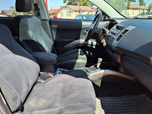 Used 2007 Mitsubishi Outlander ES image 12